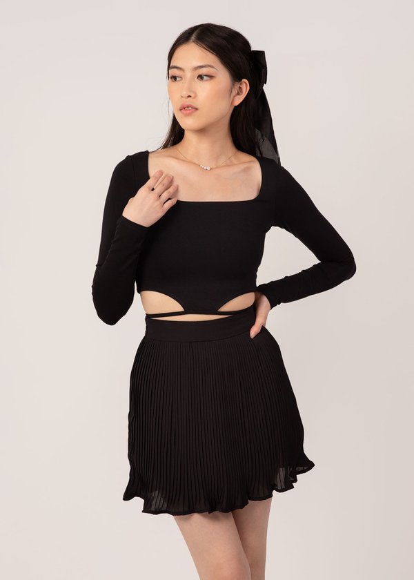 Blossom Pleated Skorts In Black