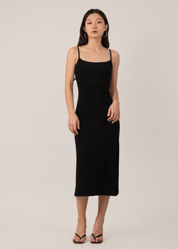 Sleek Silhouette Midi A-line Padded Dress in Black