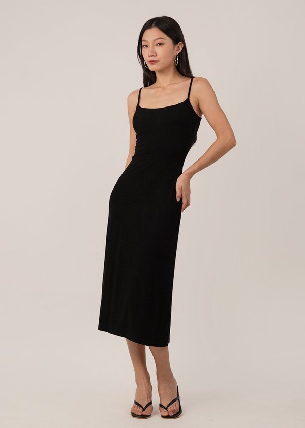 Sleek Silhouette Midi A-line Padded Dress in Black