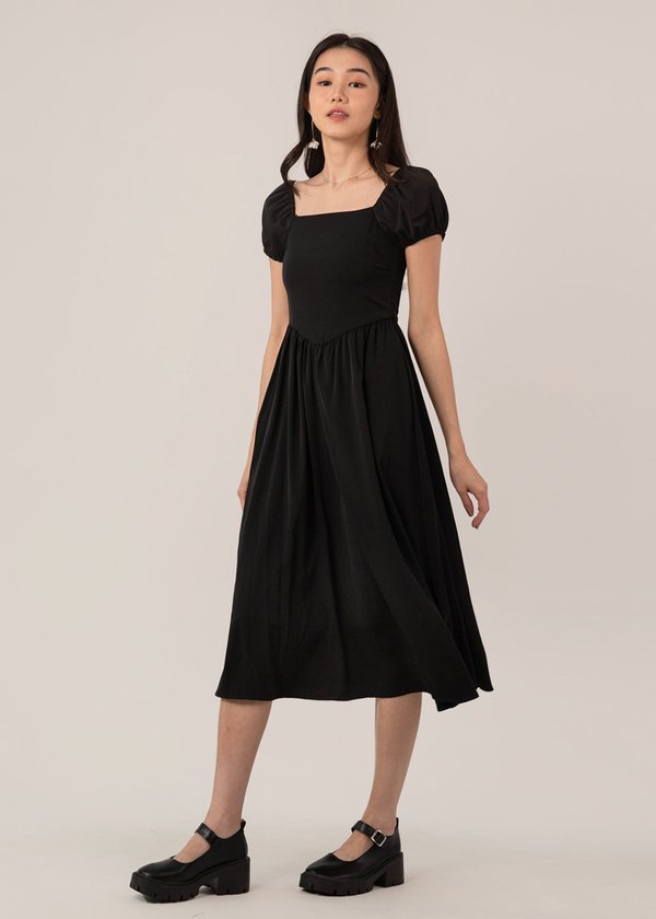 Queen of Hearts Puffy Dress in Black