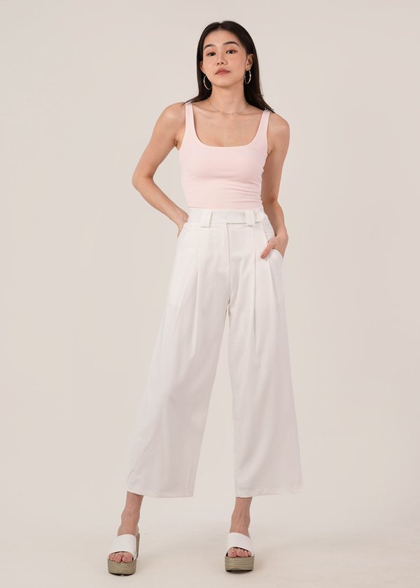 Stay Elevated Highwaisted Pants in White 