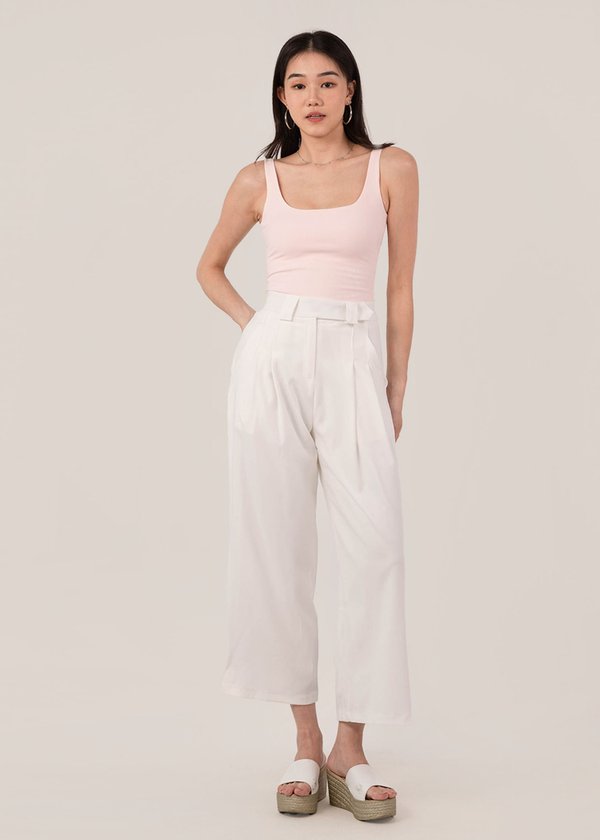 Stay Elevated Highwaisted Pants in White 