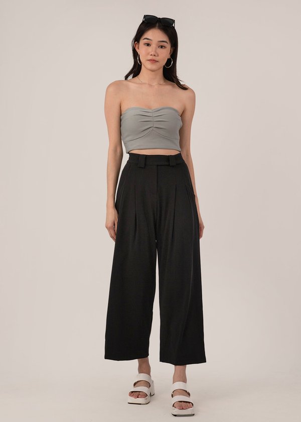 Stay Elevated Highwaisted Pants in Black