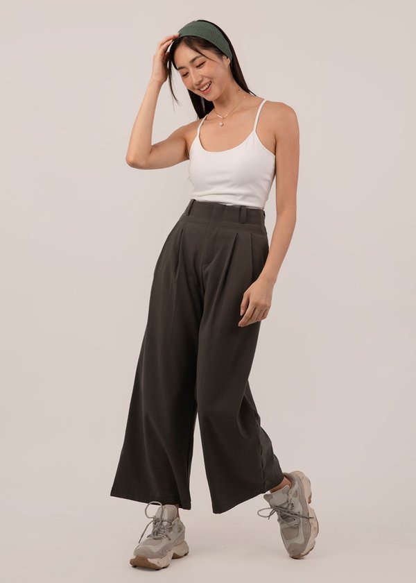 Level Up High-Waisted Pants in Forest Black