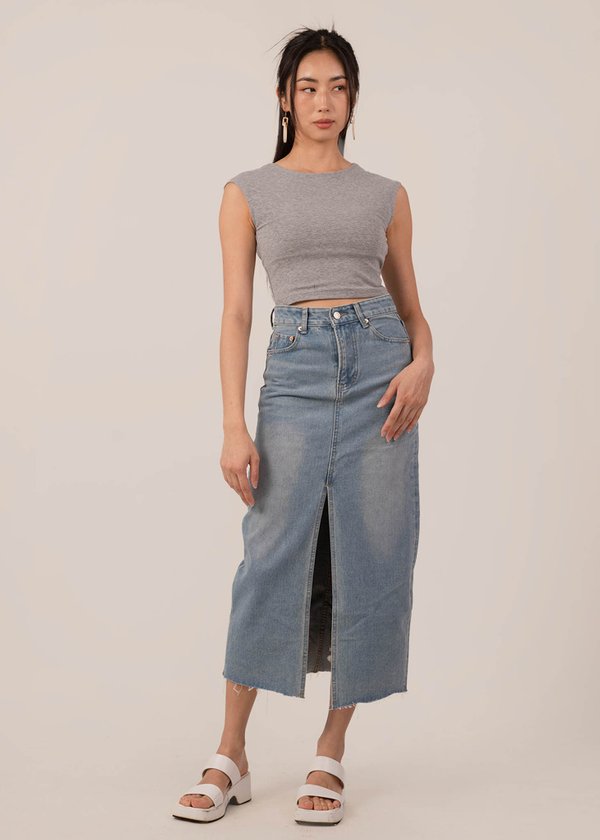 High Definition Style Denim Slit Skirt in Mid Denim