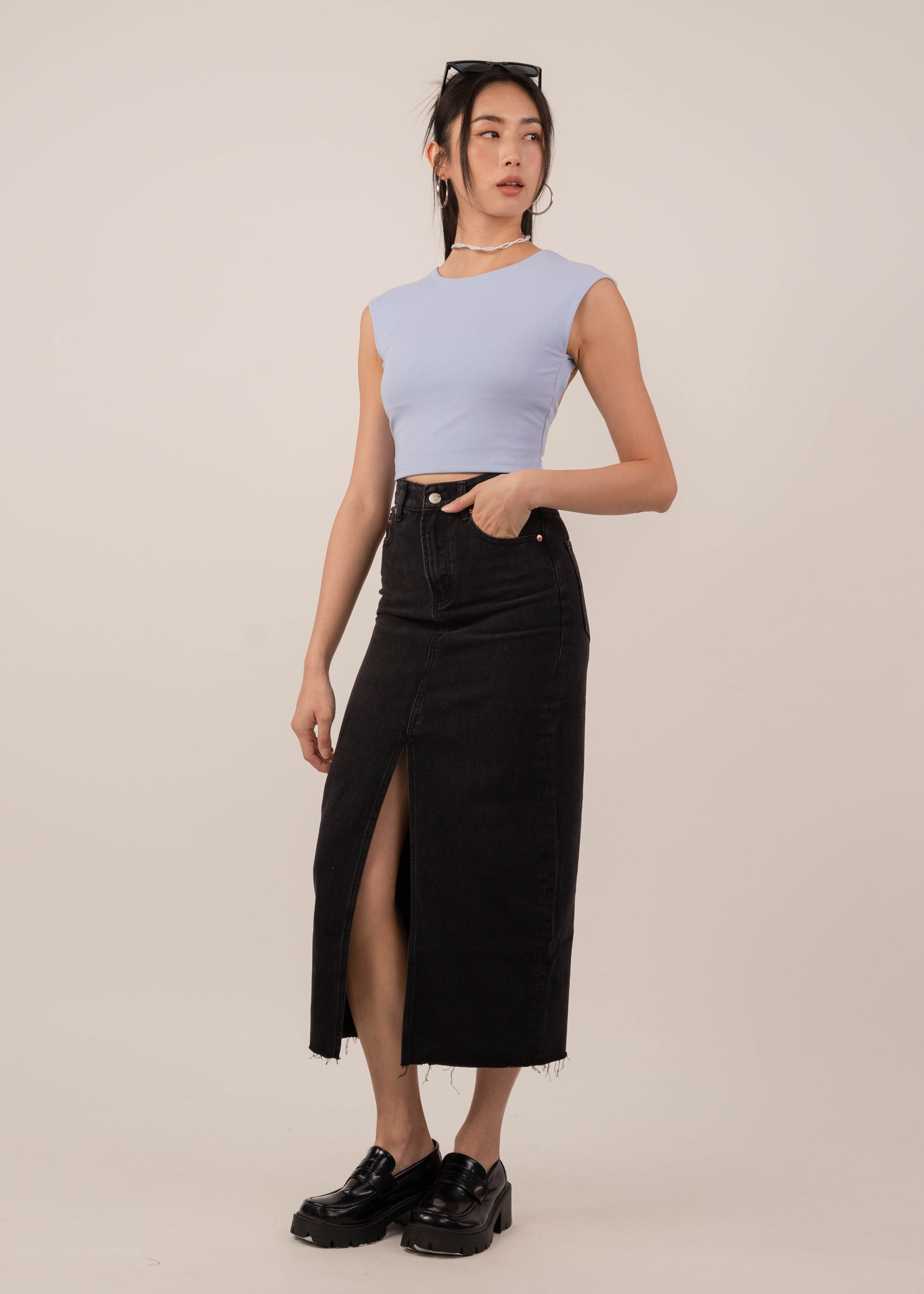 Slit Def High Definition Style Denim Slit Skirt in Black | 6STYLE