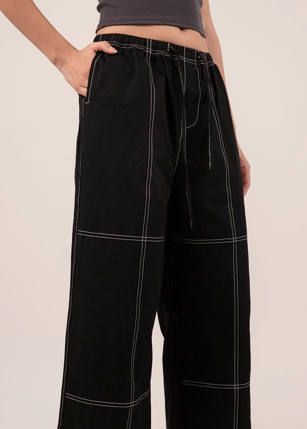 Trendy Wide Legged Contrast Pants in Black