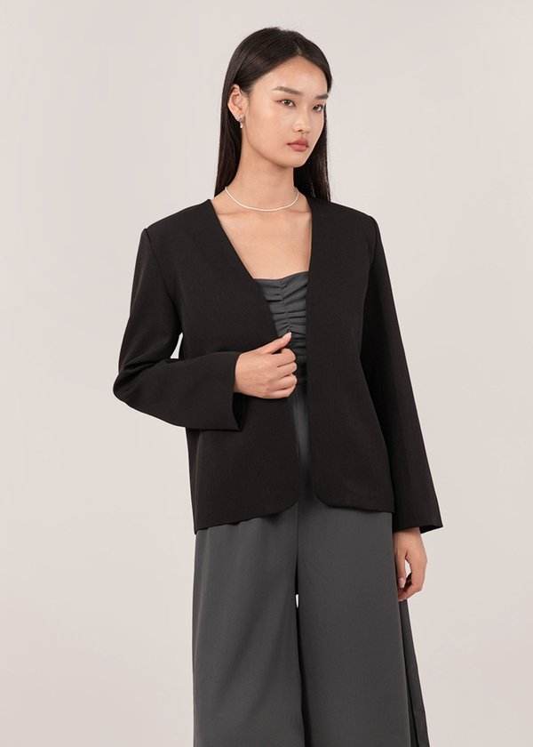 Sleek And Clean Blazer in Black