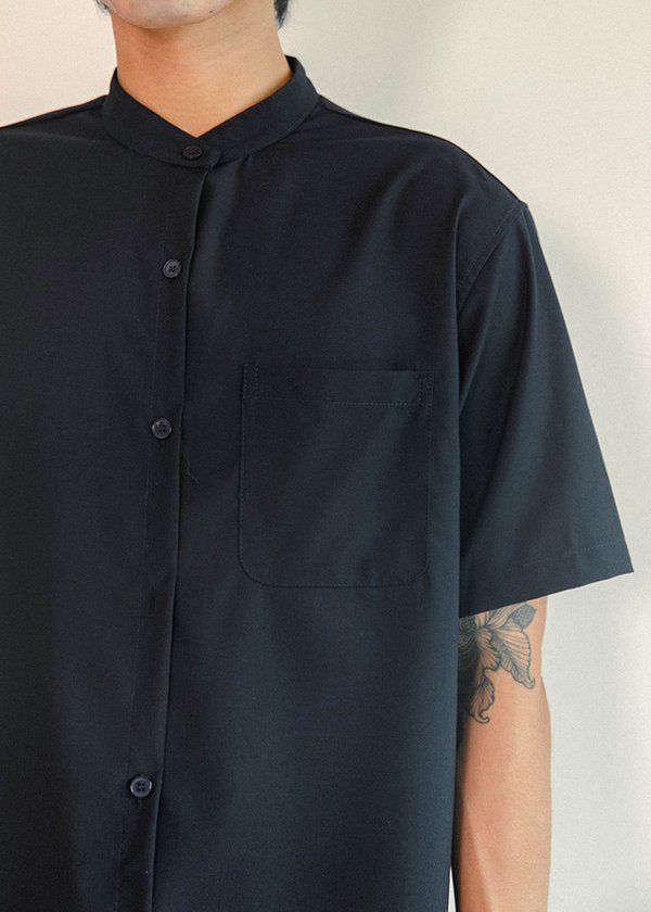 (MEN) Opulent Mandarin Collar Shirt (Short Sleeves) in Navy