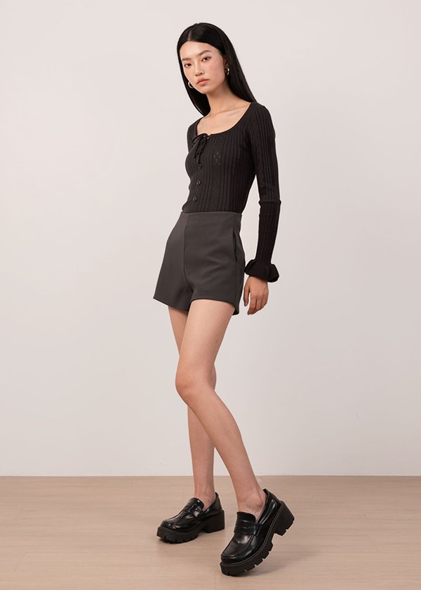 Poise Highwaisted Shorts in Graphite