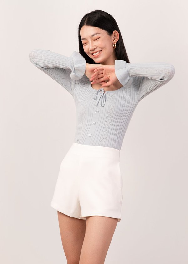 Poise Highwaisted Shorts in White