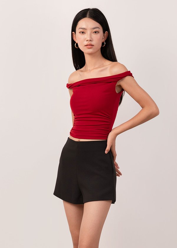 Poise Highwaisted Shorts in Black