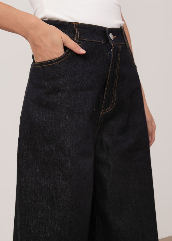 Gravity Straight Cut Jeans V2 in Midnight