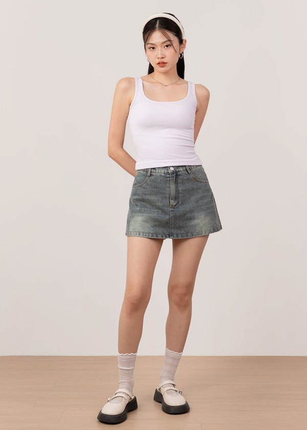 Snatch Babe Tank Top in Soft Lilac