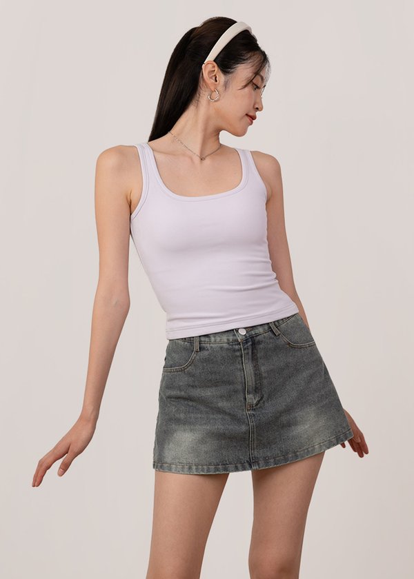 Snatch Babe Tank Top in Soft Lilac