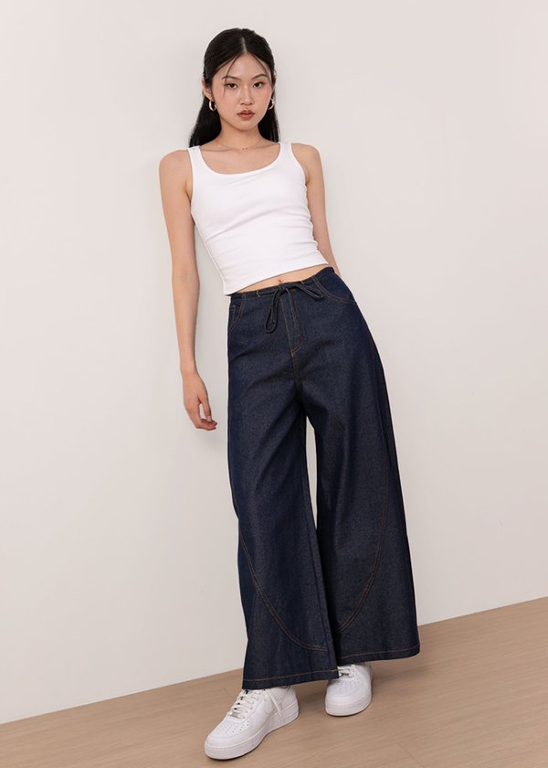 The Ease Barrel Jeans in Millenium Blue