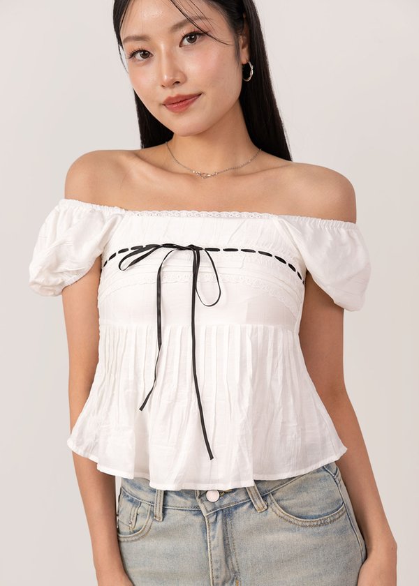 Sugarplum Capped Sleeve Top in White