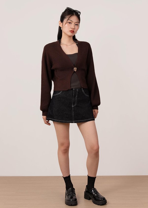Poco Accent Button Cardigan in Dark Brown