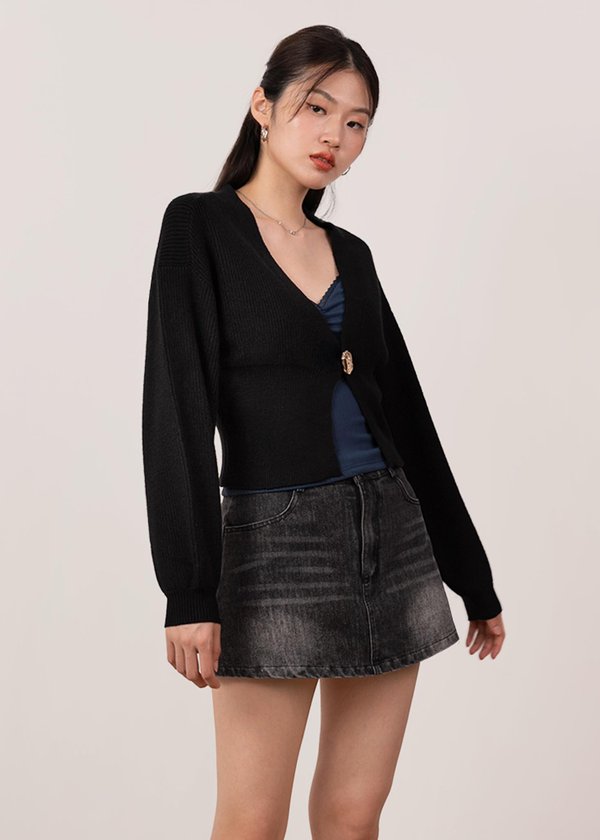 Poco Accent Button Cardigan in Black