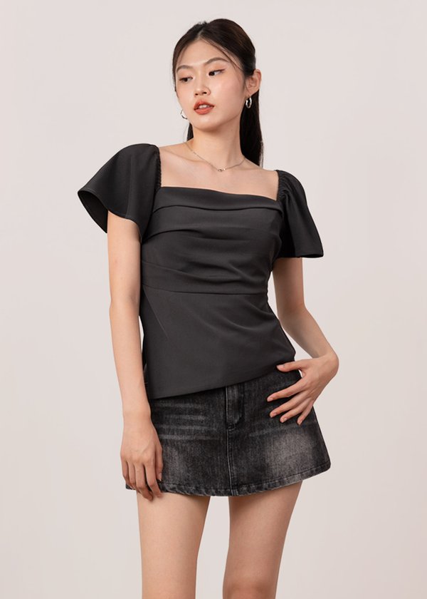 Swaying Flutter Sleeves Top in Carbon Grey