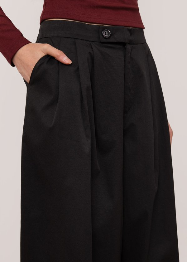 Axis Barrel Pants in Black