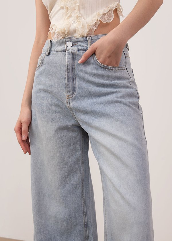 The Edit Denim Jeans in Light Wash