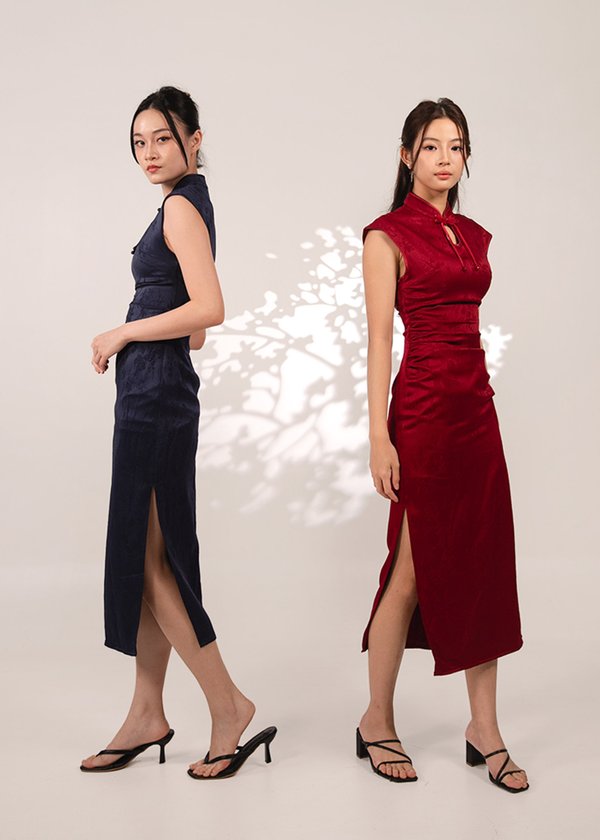 福 (Fú–Blessing) Ruched Qipao Midi Dress in Ruby Red