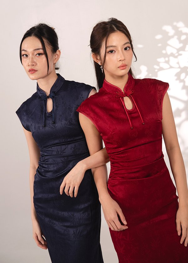 福 (Fú–Blessing) Ruched Qipao Midi Dress in Ruby Red