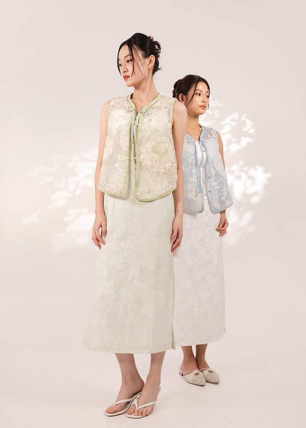 瑞 (Ruì–Auspicious) Qipao Dress in Whisper Sage with Vest in Jade