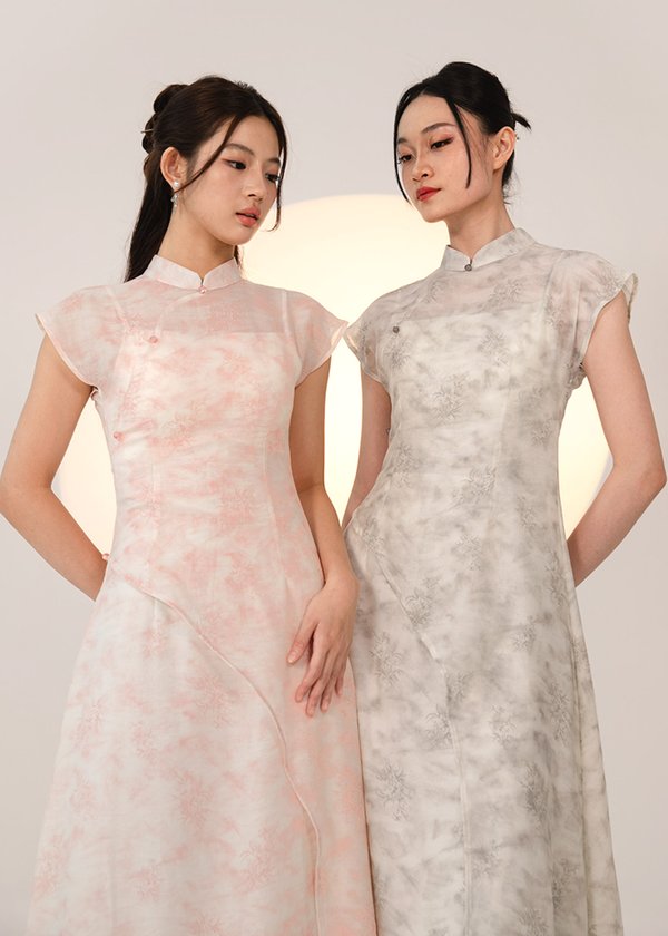 柔 (Róu–Soft, Gentle) Watercolor 2 Piece Qipao Dress in Whisper Pink