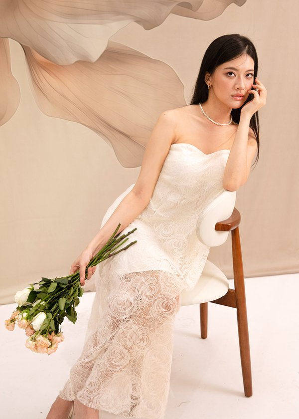 Elarose Lace Midi Dress in Cream