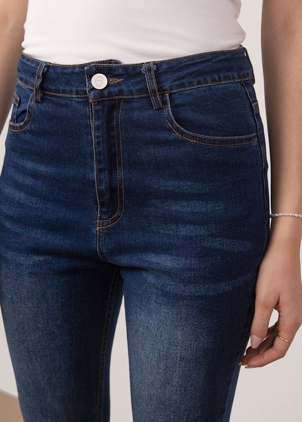 Golden Era Bell Jeans (PETITE) in Dark Denim