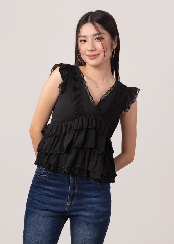 Snowflakes Ruffles Top in Black
