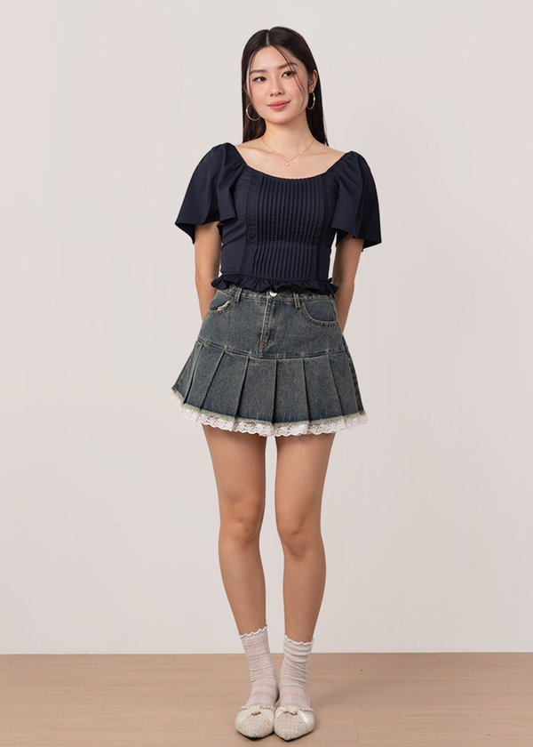 Mistletoe Flutter Sleeves Pleated Top in Midnight