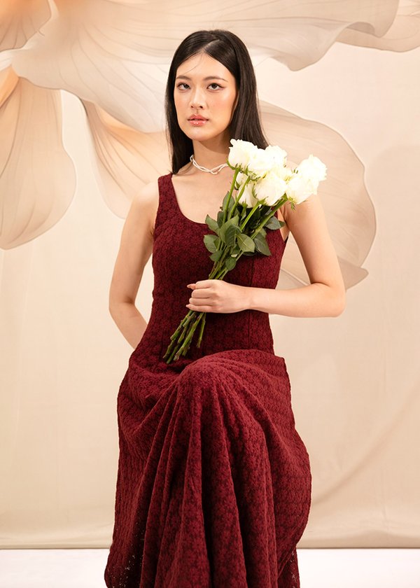 Mirae Daisy Midi Dress in Dark Red