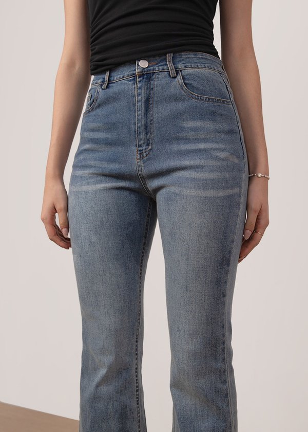 Golden Era Bell Jeans (PETITE) in Mid Wash Denim