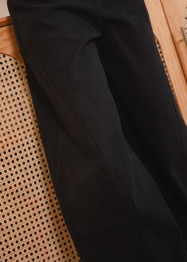 Arc Barrel Wide legged Jeans in Eclipse Blue