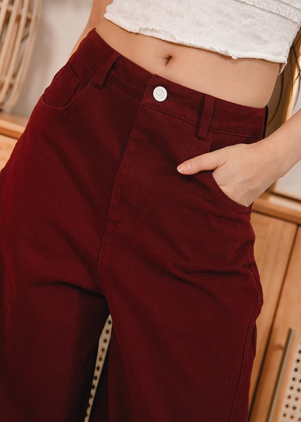 Arc Barrel Wide legged Jeans in Inferno Red