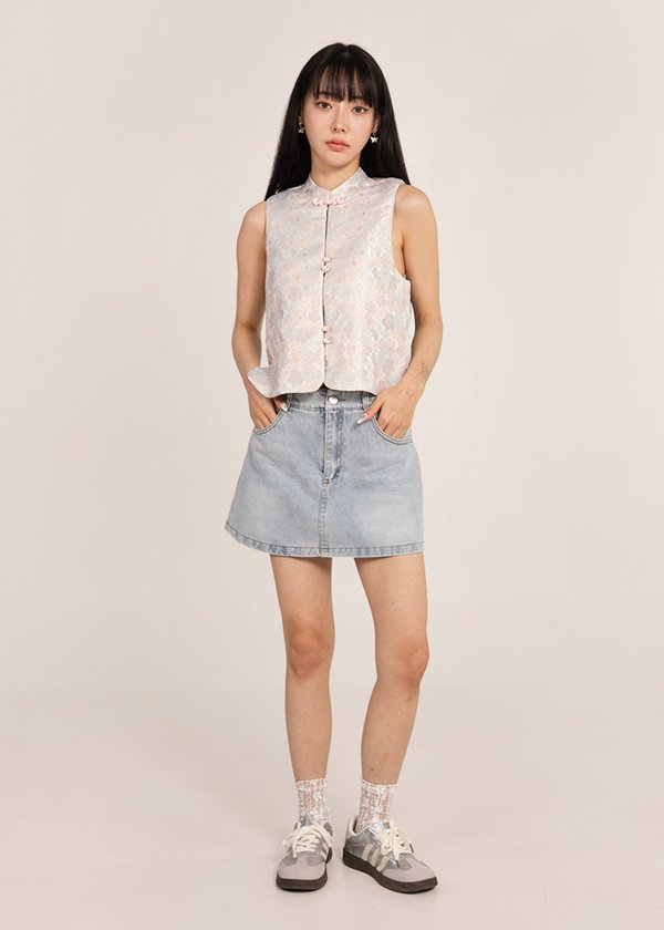 春 (Chūn) Daisy Qipao Outerwear in Pink