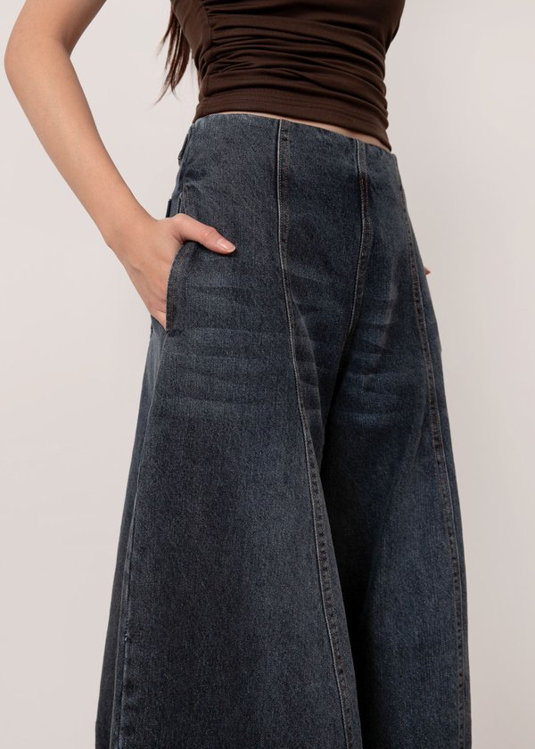 No Rules Wide Legged Denim Jeans in Dark Wash