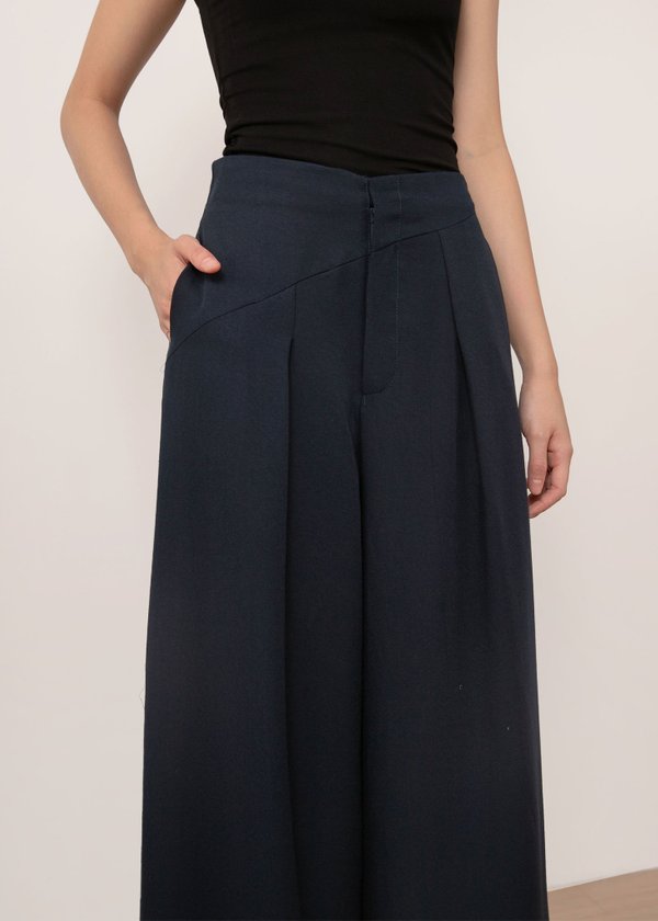 Atelier Palazzo Highwaisted Pants in Navy