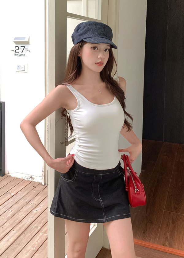 Editorial Denim Skorts in Onyx Black