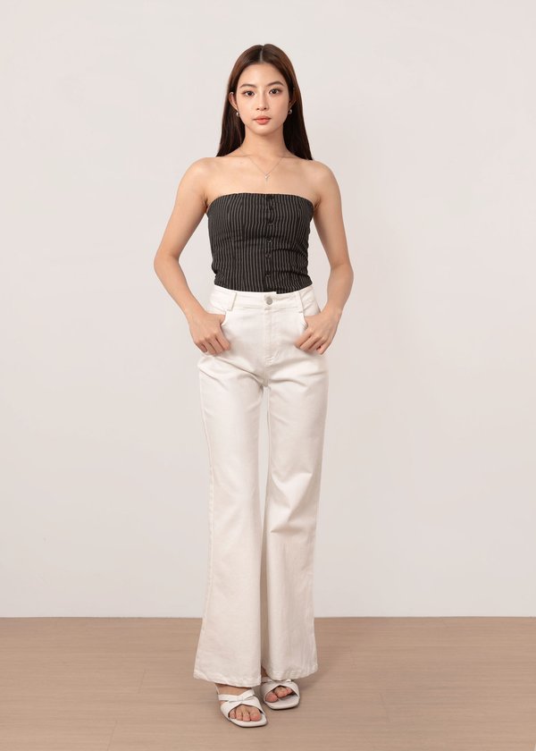 Iconic Highwaisted Bell Jeans in White