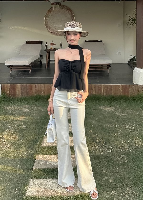 Iconic Highwaisted Bell Jeans in White