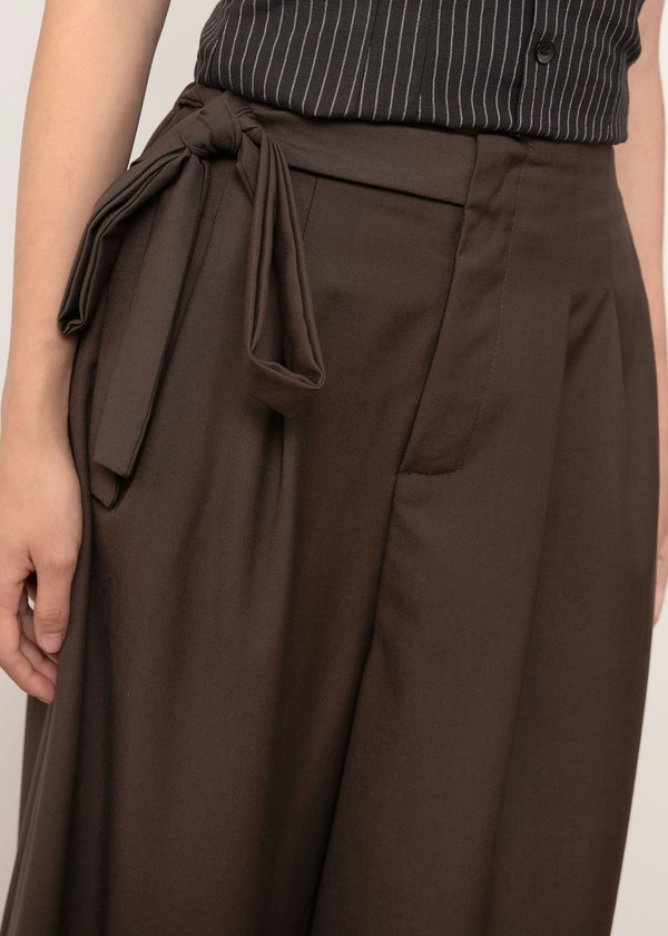 Prestige Highwaisted Pants in Espresso Brown