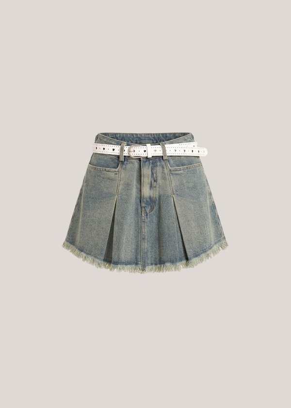 Aspen Pleated Denim Skorts in Vintage Wash