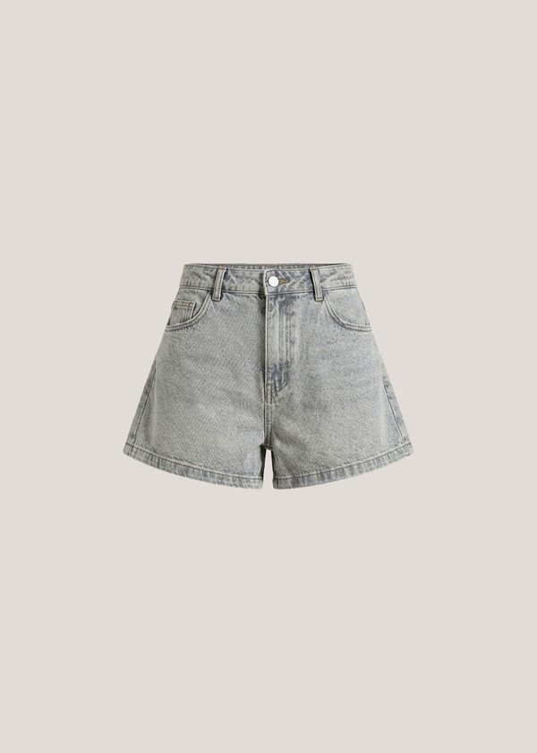 The Classic Denim Shorts in Vintage