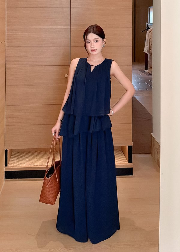 Lucienne Flowy Highwaisted Pants in Navy