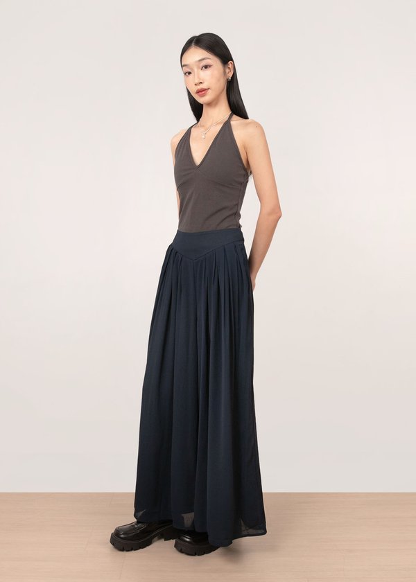 Lucienne Flowy Highwaisted Pants in Navy