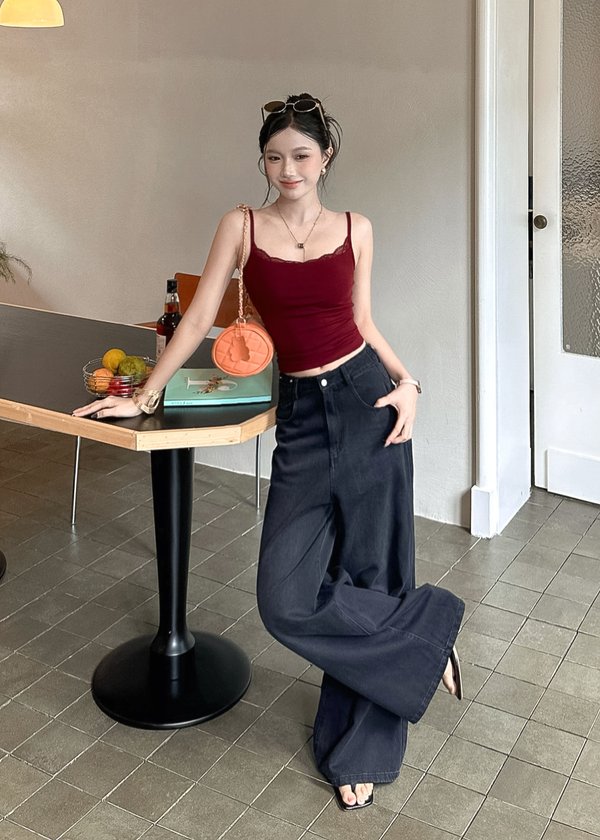Outstanding Highwaisted Straight Cut Jeans in Black *PETITE*